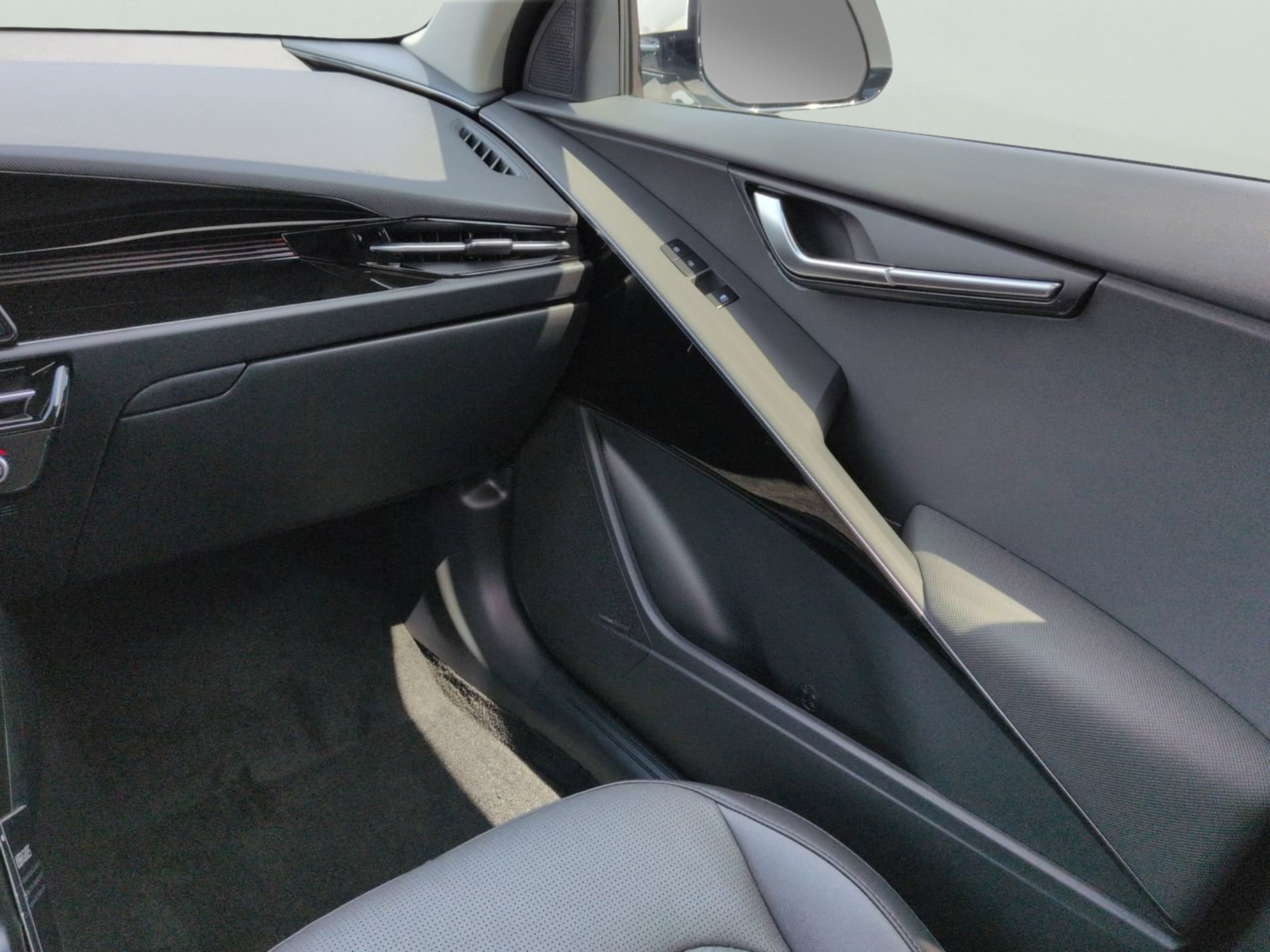 New 2026 Snow White Pearl Kia SX image 15