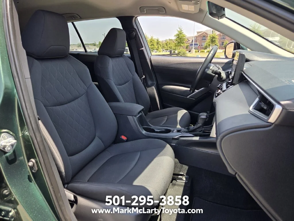 Used 2022  Toyota LE image 15