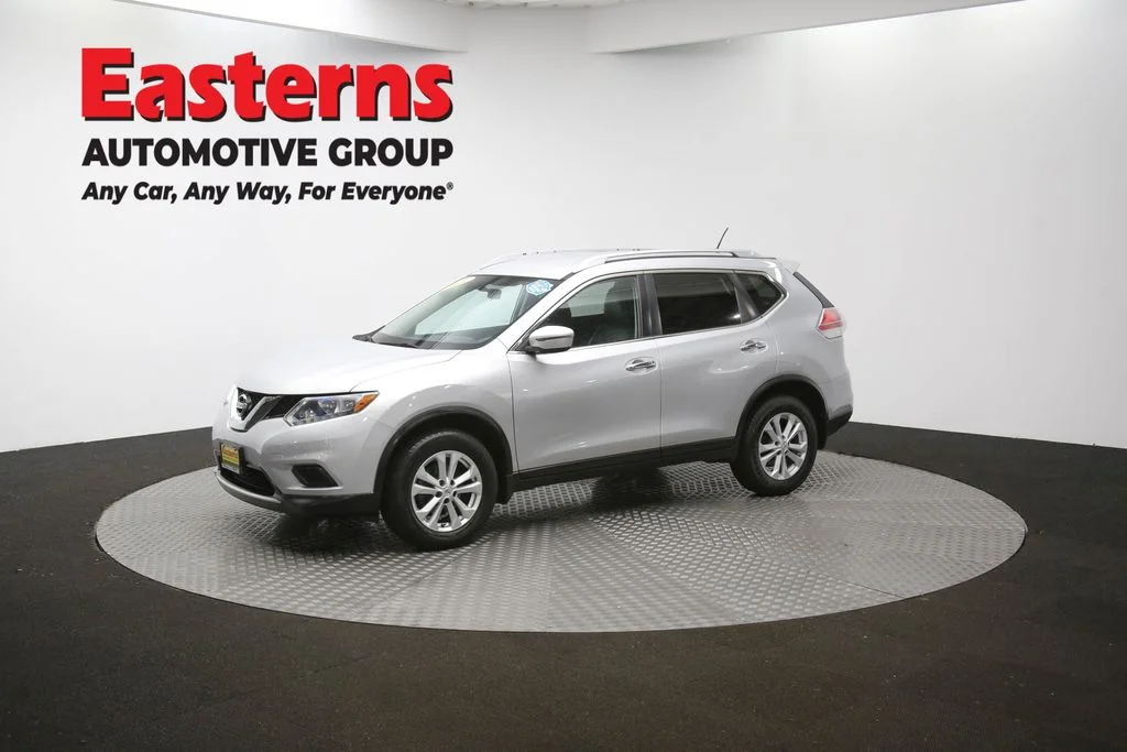 Used 2016 Silver Nissan SV image 54