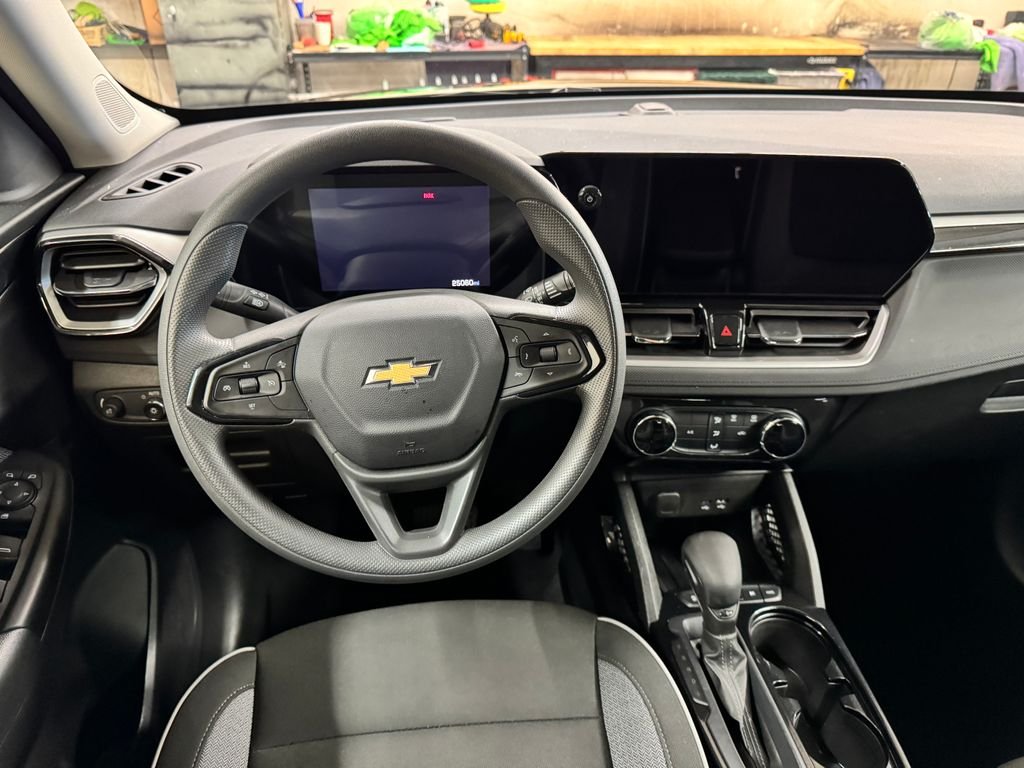 Used 2025 Black Metallic Chevrolet LT image 18