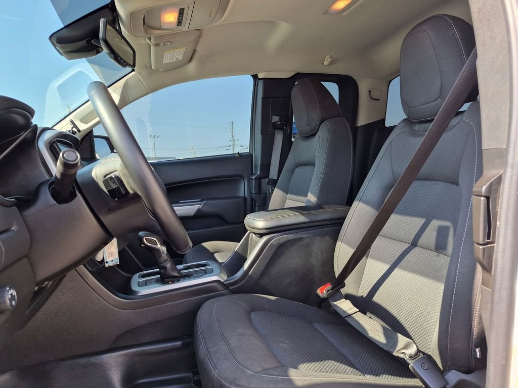 Used 2022 White Chevrolet LT image 16