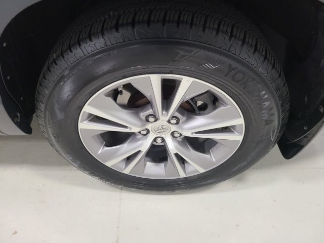 Used 2015 Predawn Gray Mica Toyota XLE image 42