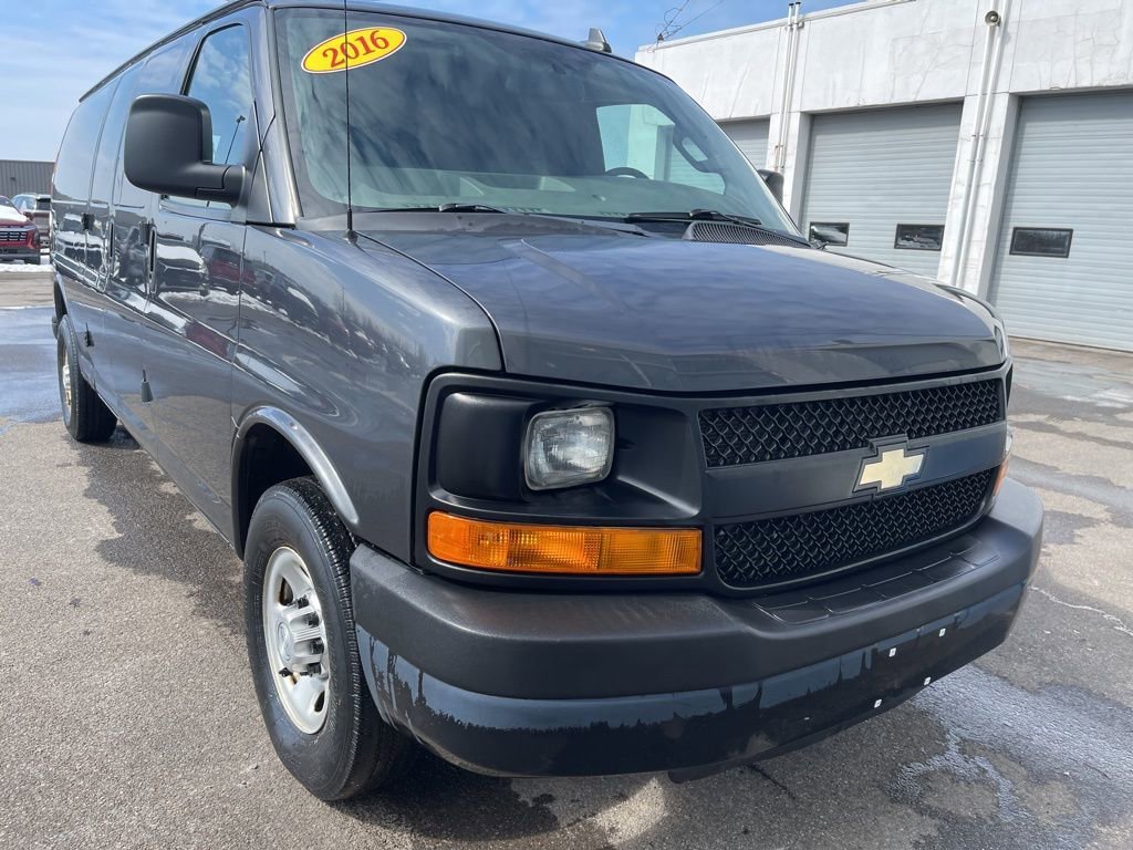 2016 Chevrolet Express 3500 Extended Work Van's photo