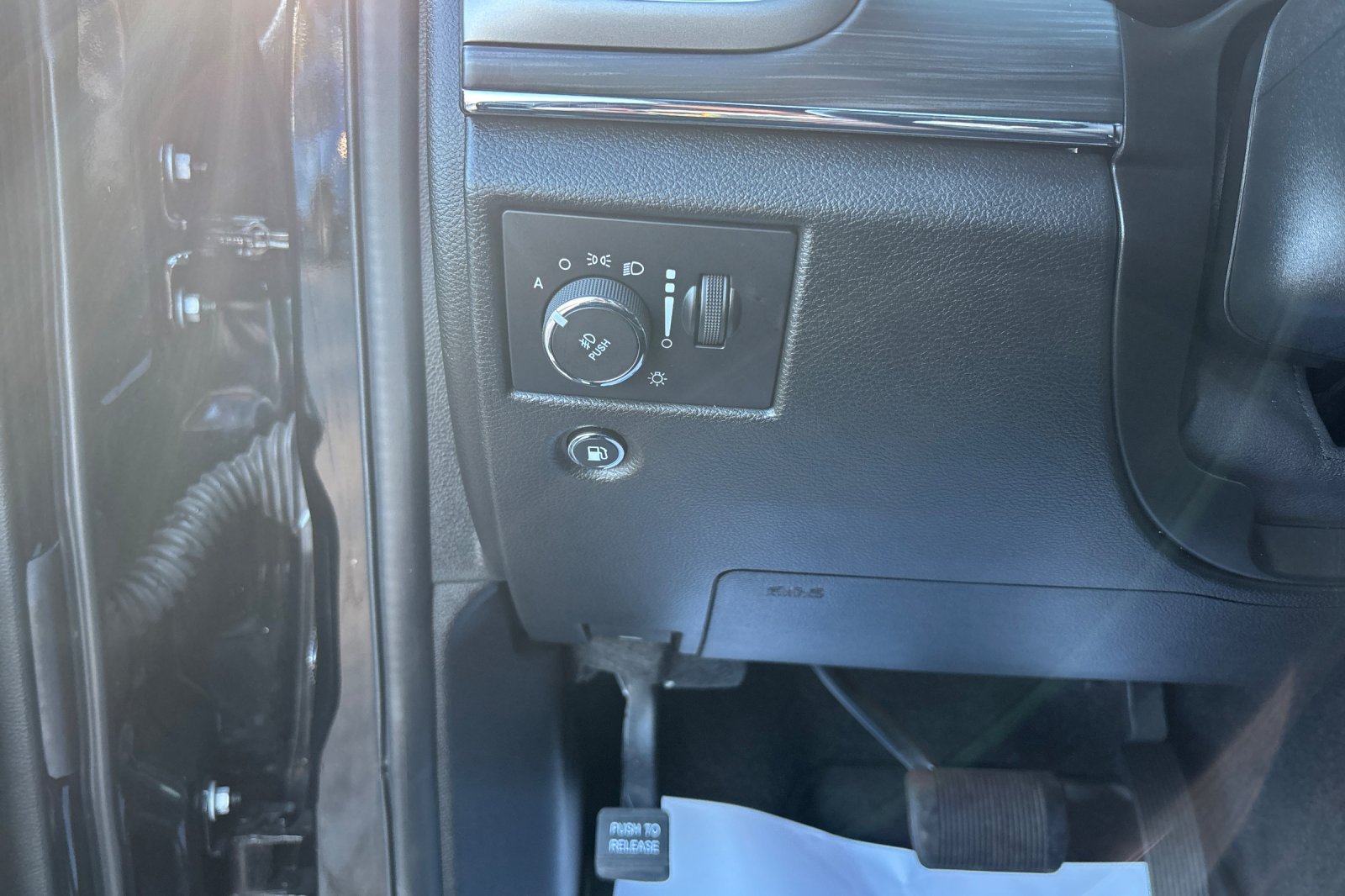 Used 2022 Black Jeep Limited image 33