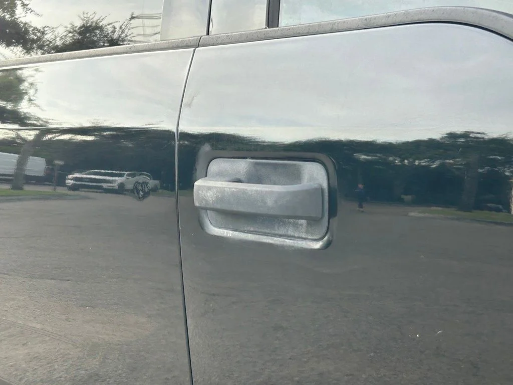 Used 2017 Shadow Black Ford XLT image 20