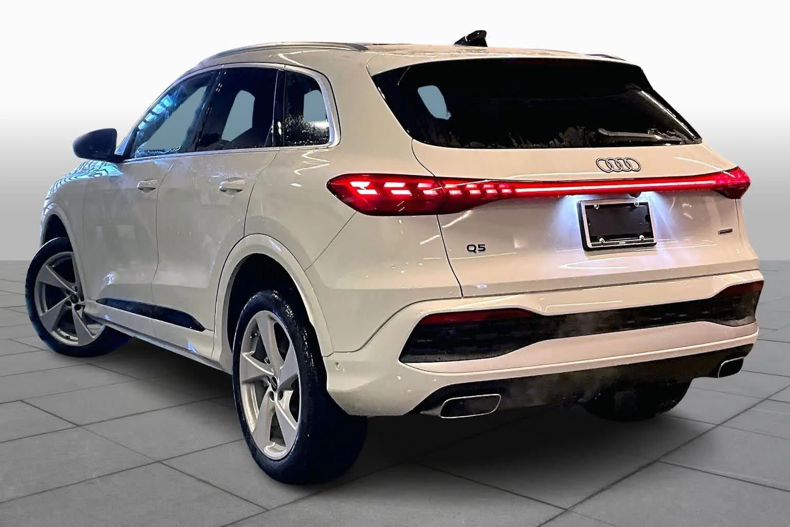 New 2025 Glacier White m Audi Premium Plus image 12