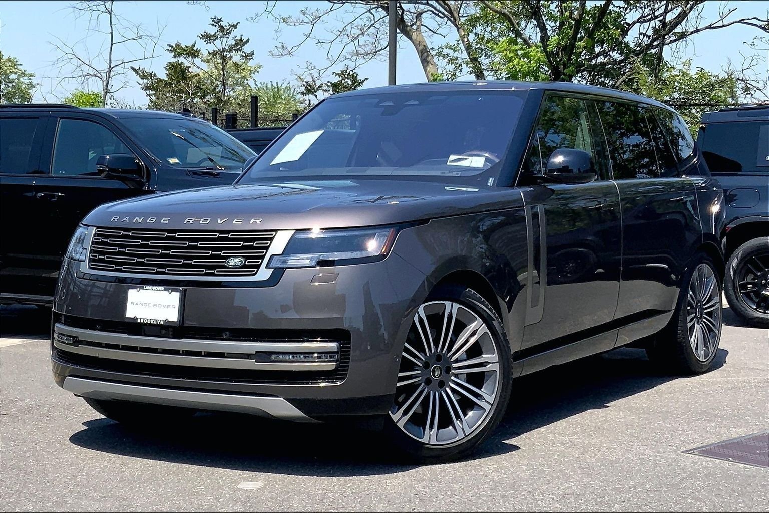 2023 Land Rover Range Rover 3.0 SE LWB 7's photo