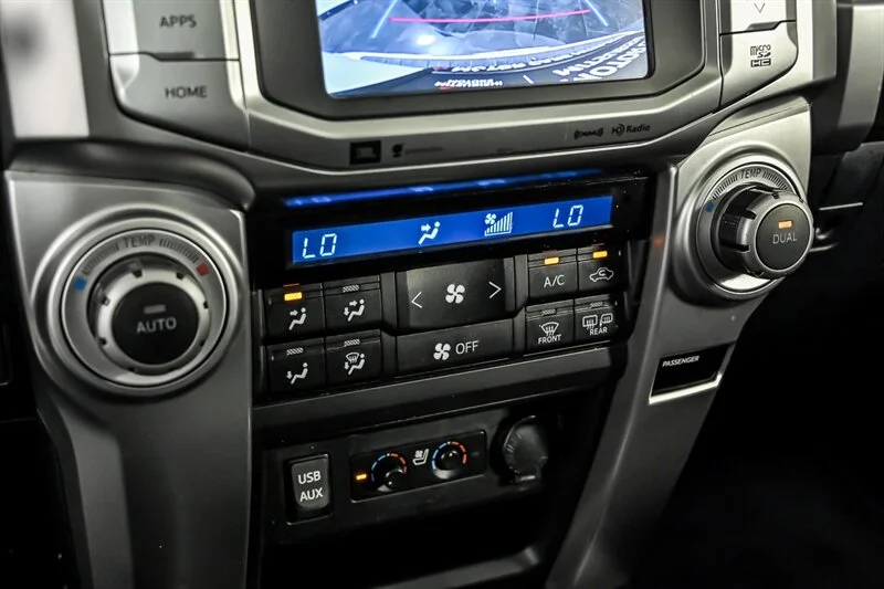Used 2018 Blizzard Pearl Toyota Limited image 29