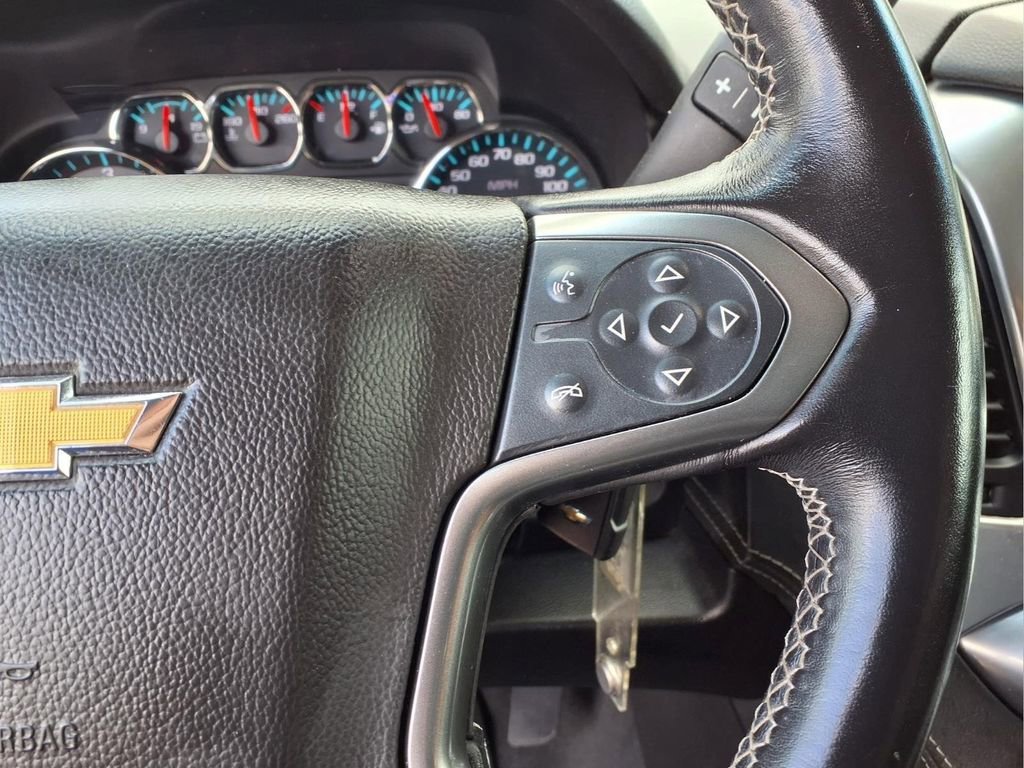 Used 2019 SHADOW GRAY METALLIC Chevrolet LT image 19