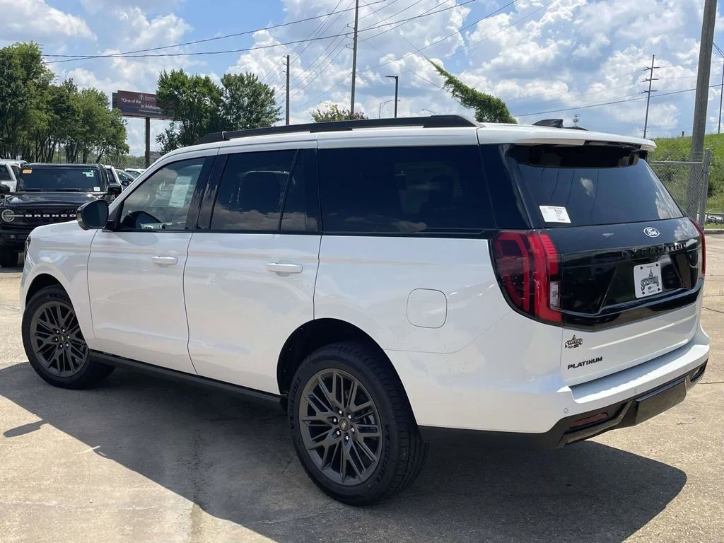 New 2027 Star White Metallic Tri-Coat Ford Platinum image 5