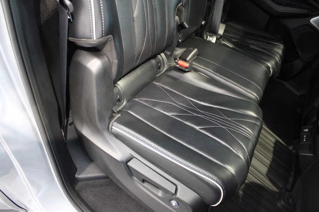 New 2026 Solar Silver Metallic Acura Advance Package image 24