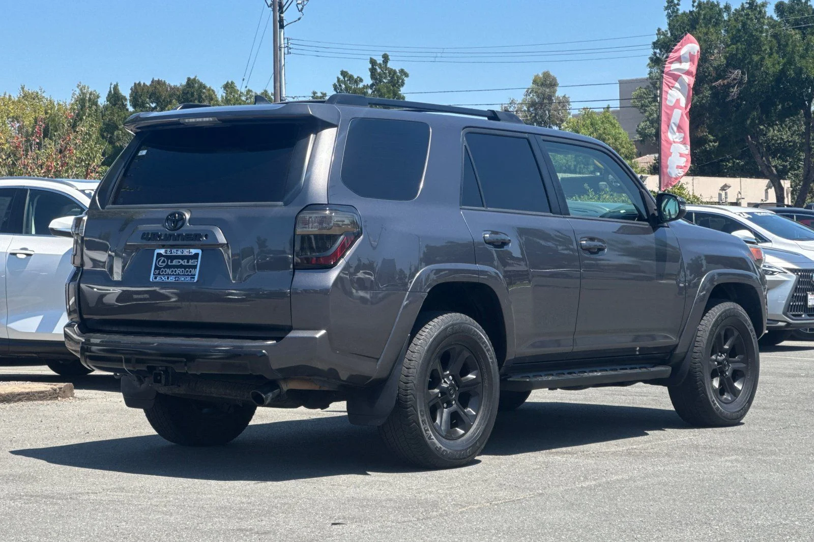 Used 2018 Magnetic Gray Metallic Toyota SR5 Premium image 4