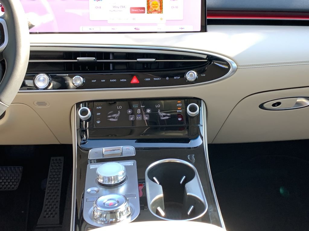 2026 GENESIS GV70 Standard - Photo 25
