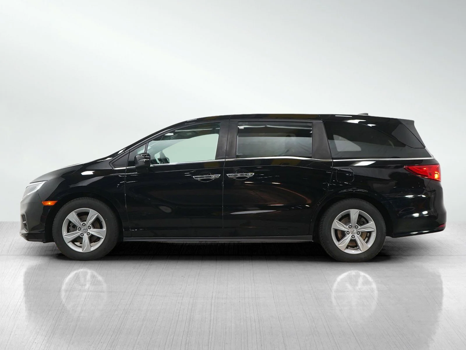 Used 2019 Honda Odyssey EX with VIN 5FNRL6H53KB136922 for sale in Burnsville, Minnesota