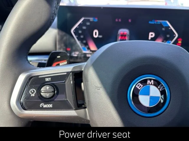 Used 2026 Gray BMW 550e xDrive image 27