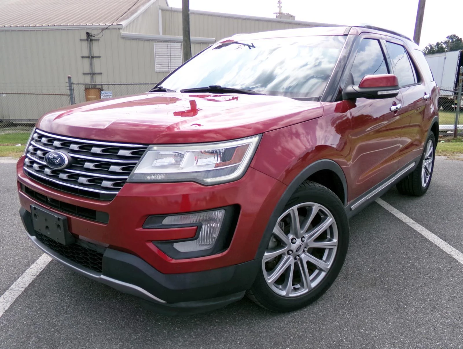 2017 Ford Explorer Limited FWD's photo