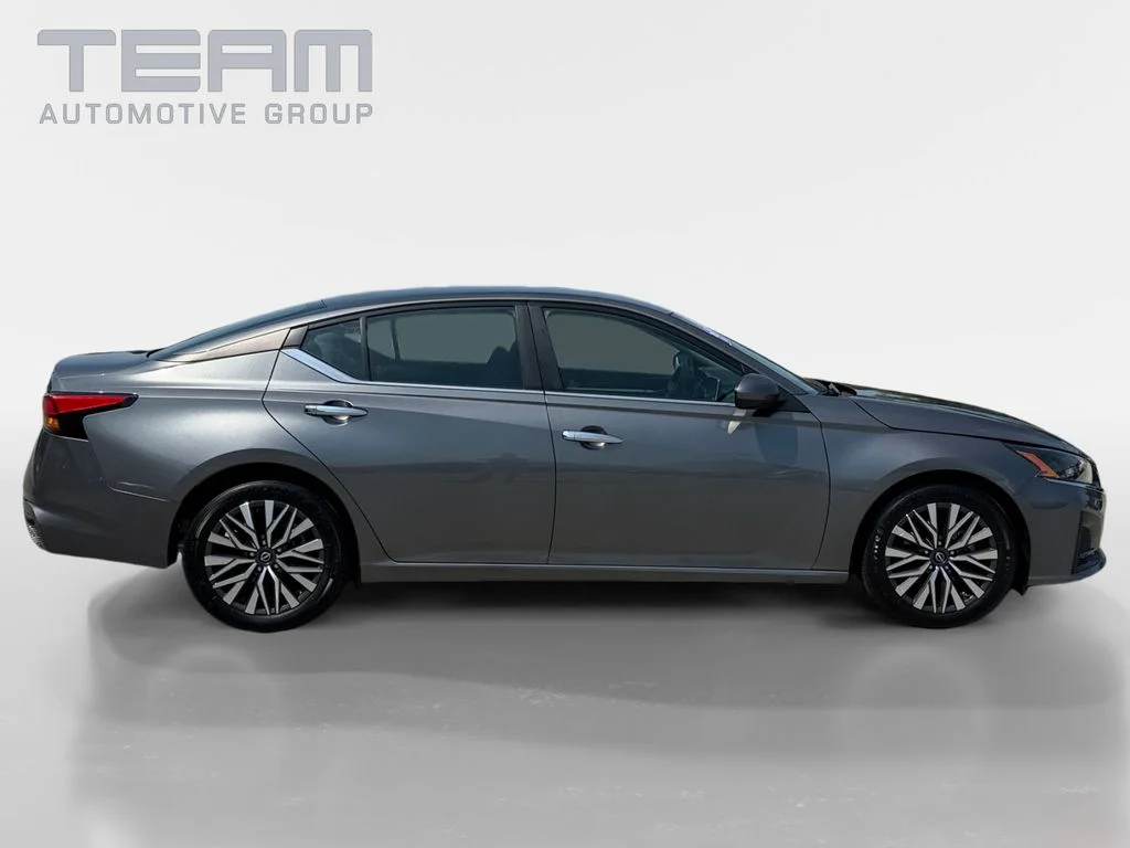 Used 2023 Gray Nissan 2.5 SV image 8