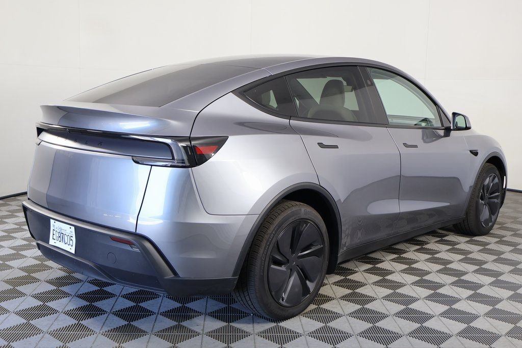 Used 2026  Tesla Premium image 4