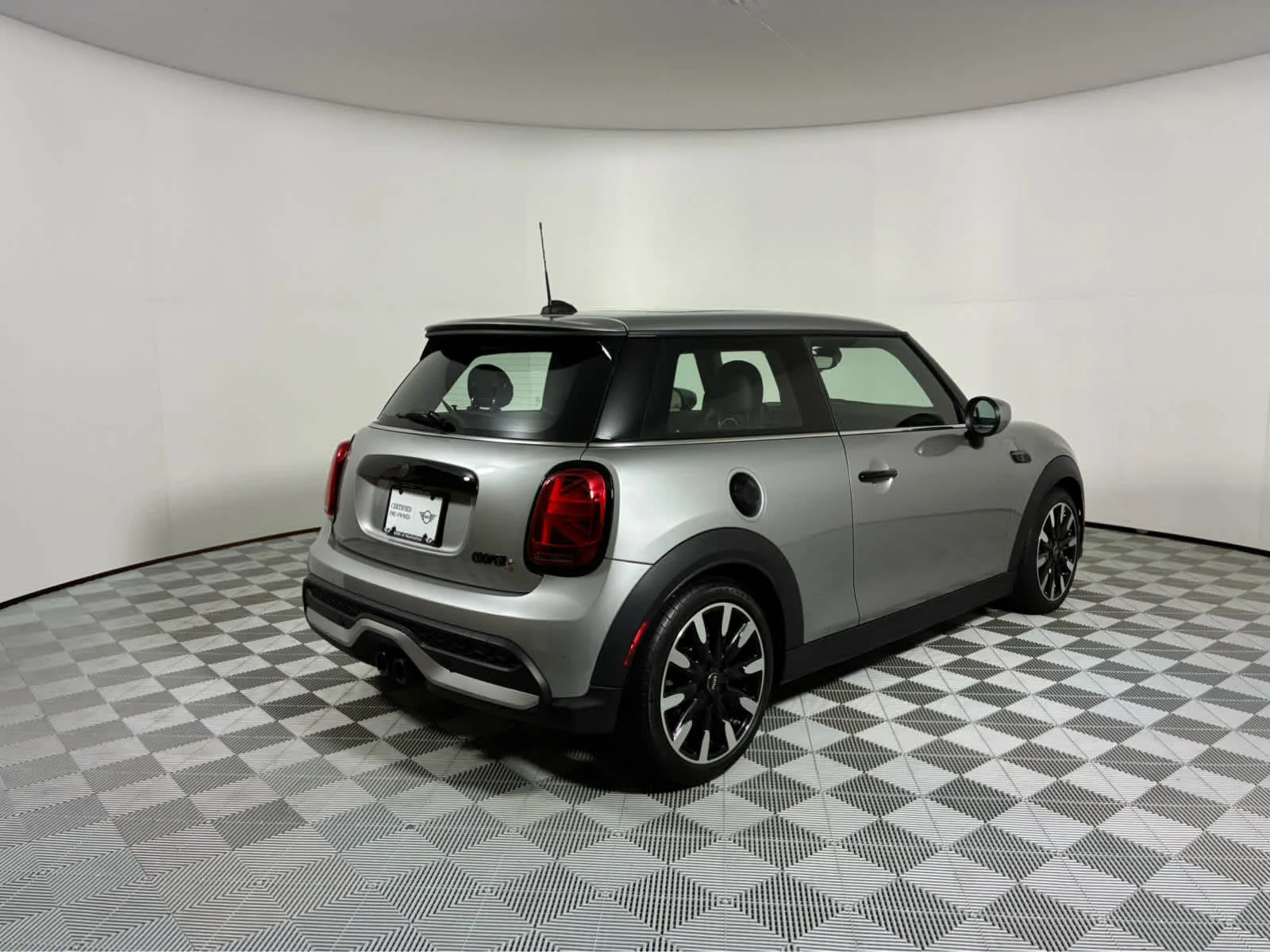 Certified Used 2024 Melting Silver III Metallic MINI Cooper S image 3