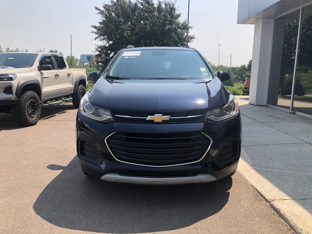 Used 2022 Blue Chevrolet Awd 4dr Lt image 3