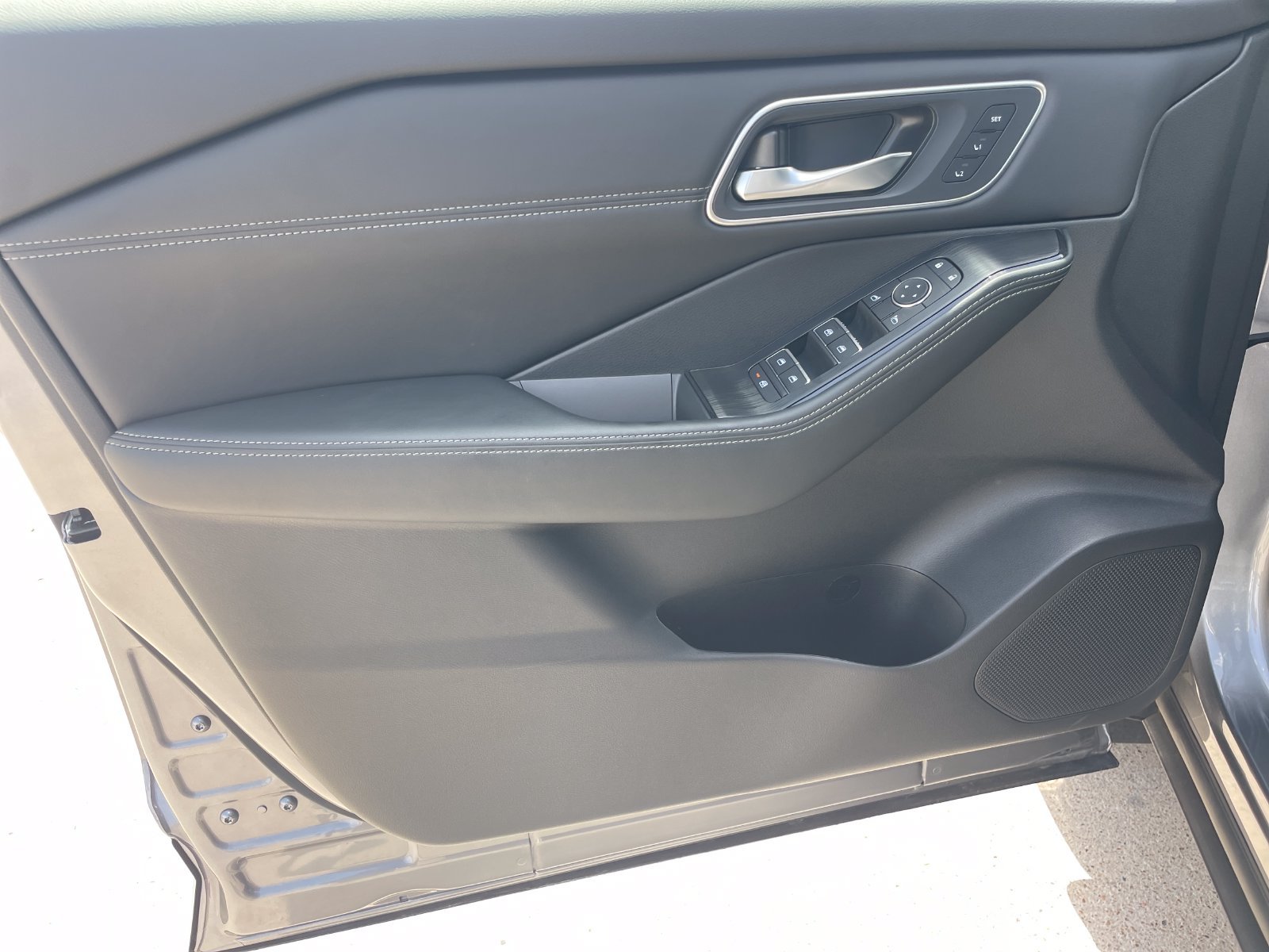 Used 2026 Gray Nissan Platinum image 22