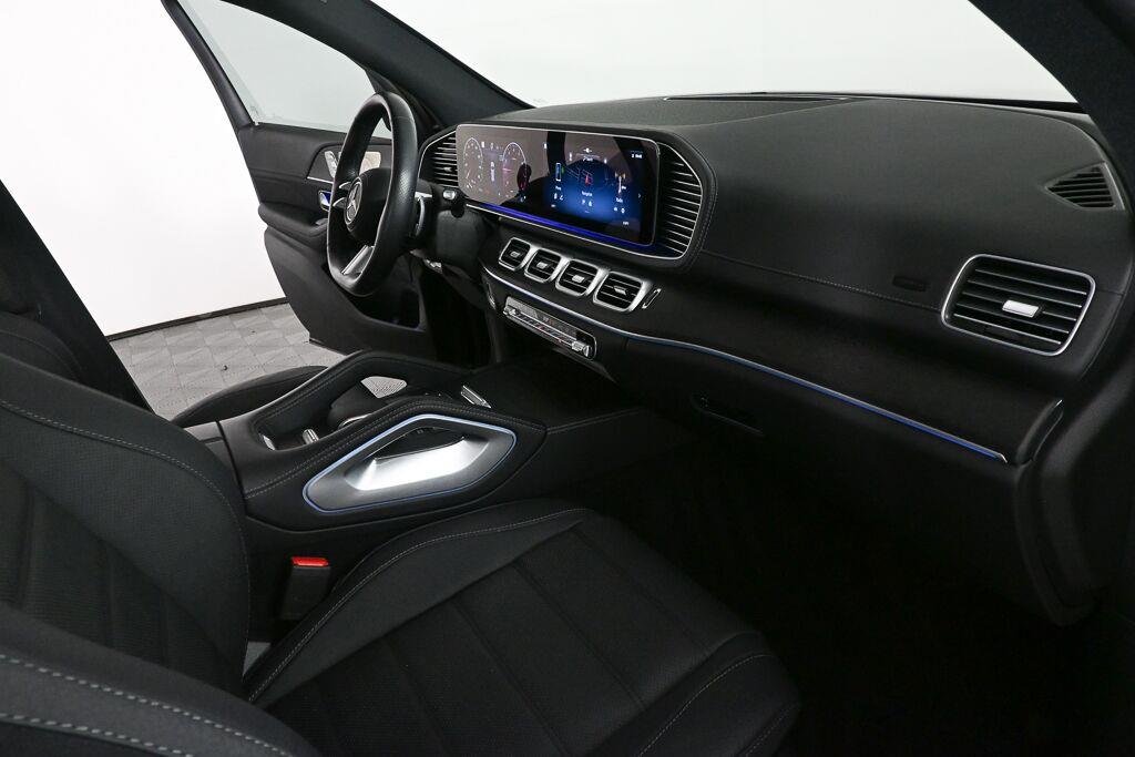 Certified Used 2025 Obsidian Black Metallic Mercedes-Benz GLS 580 image 24