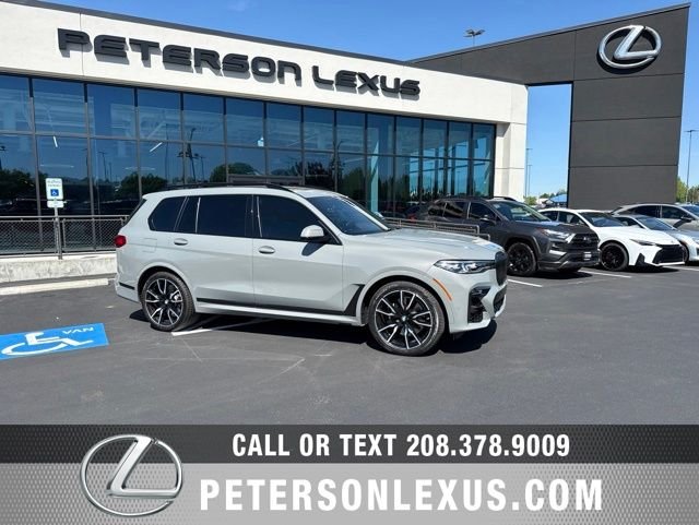 2021 BMW X7 xDrive40i's photo