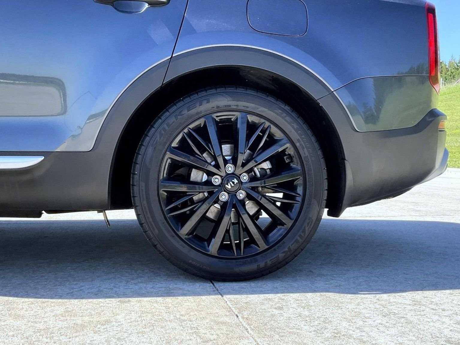 Used 2020 Gray Kia SX image 25