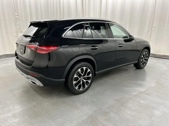Used 2025 Black Mercedes-Benz GLC 350e image 4