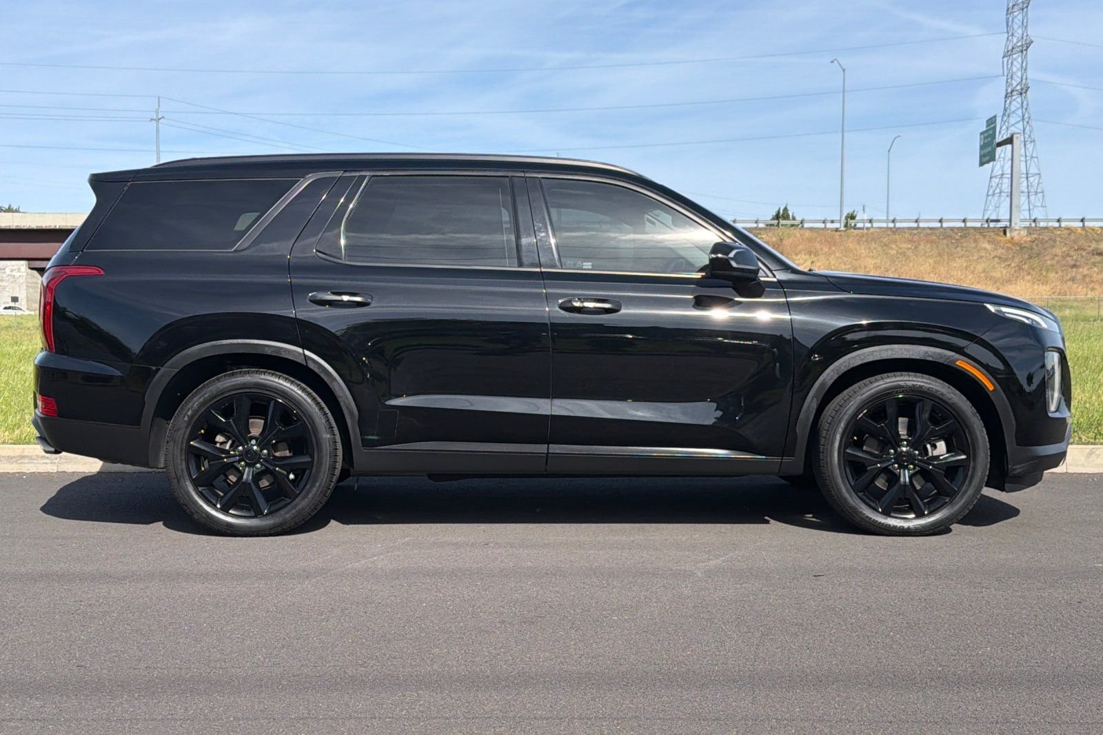 Used 2020 Black Hyundai SEL image 2