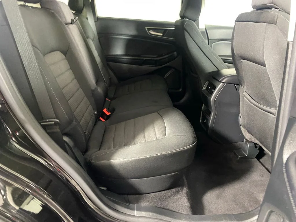 Used 2022 Black Ford SEL image 27