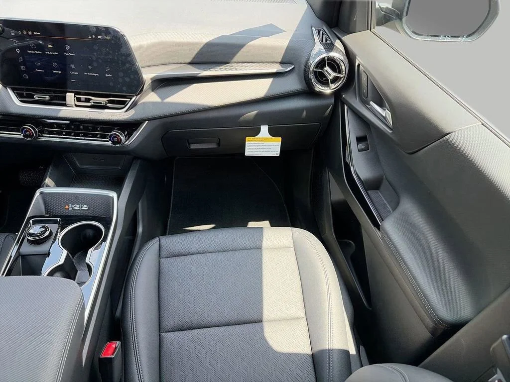 2026 Chevrolet Equinox LT - Photo 13