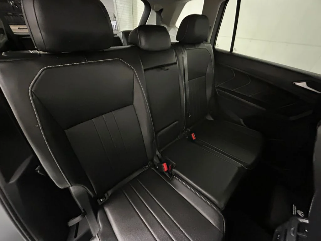 Used 2023 Silver Volkswagen 2.0T SE image 17