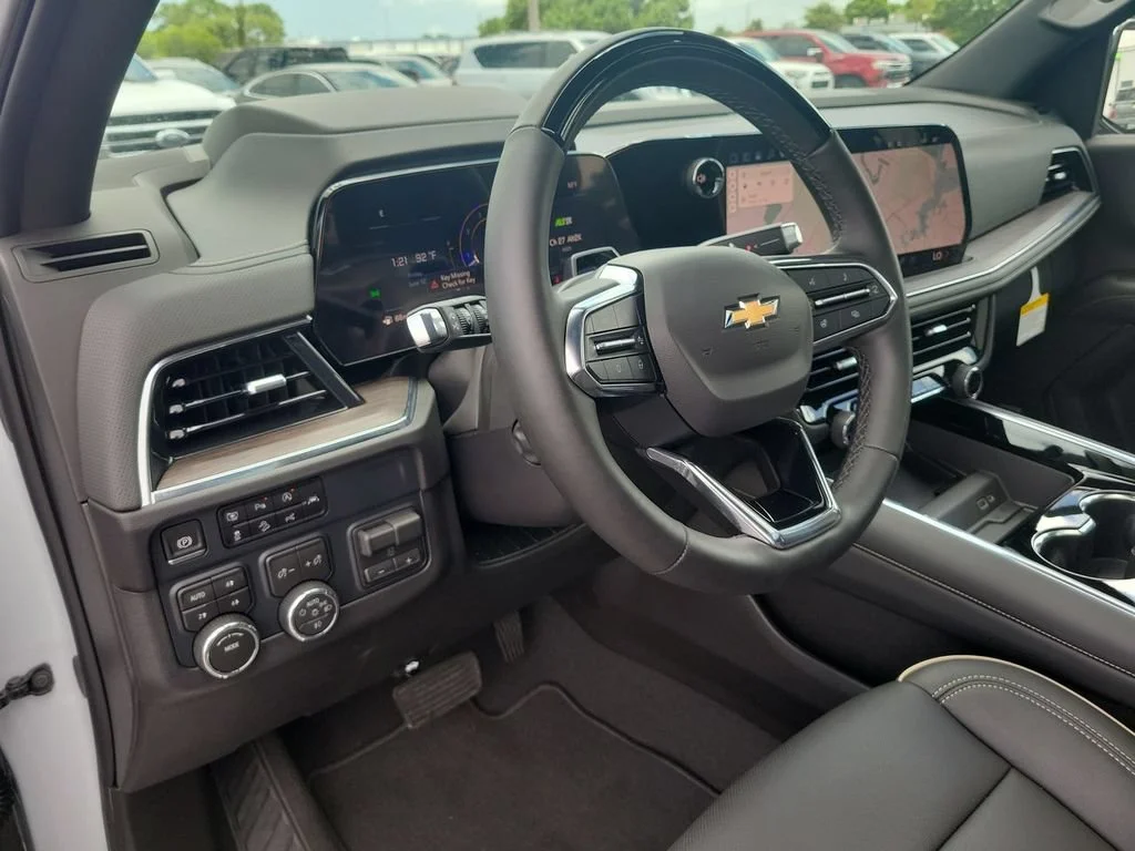 New 2026 Polar White Tricoat Chevrolet Premier image 10