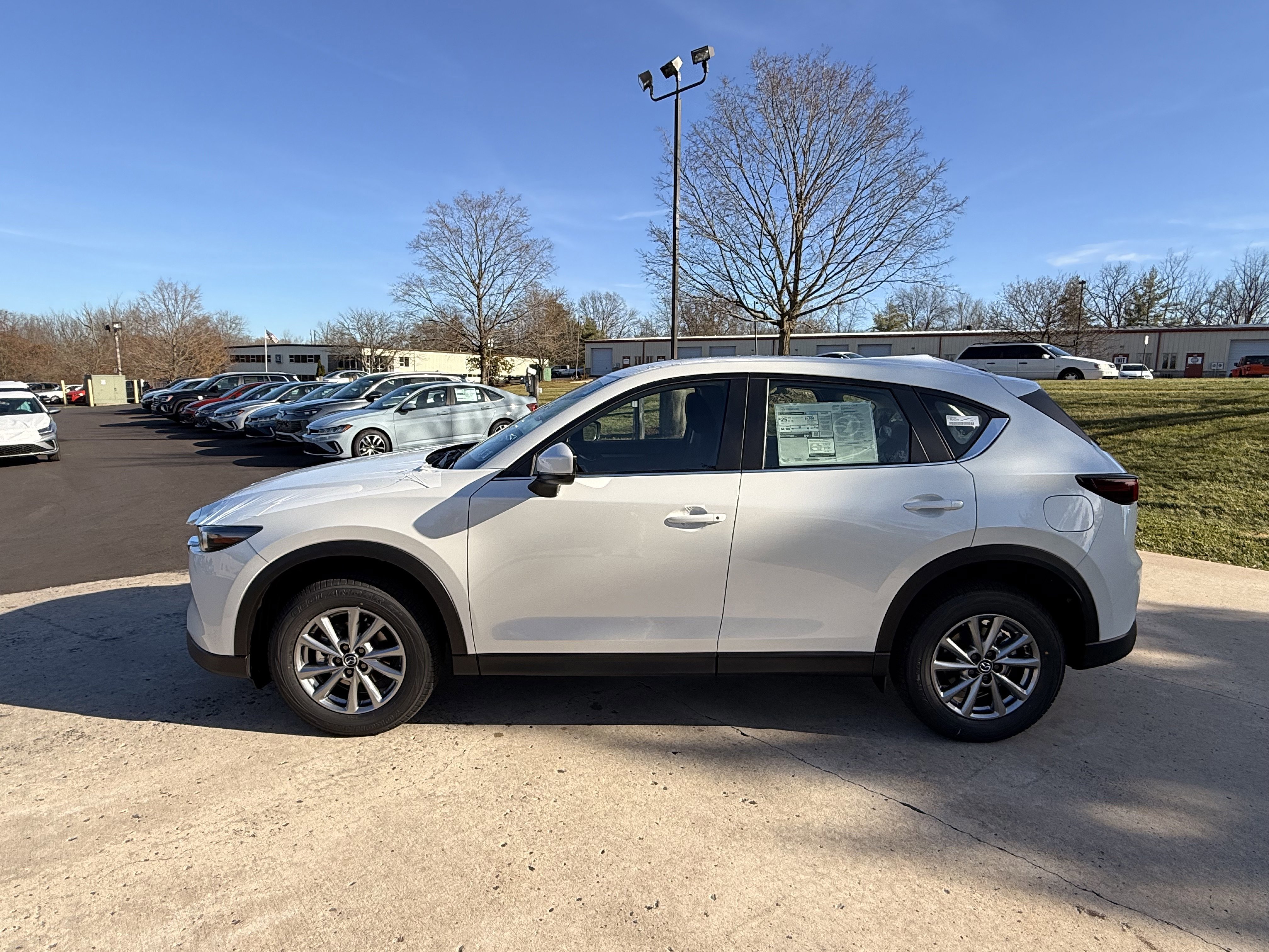 2025 Mazda CX-5 S - Photo 10