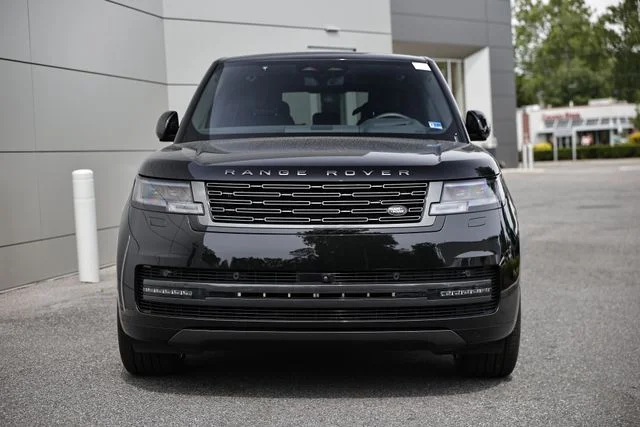 New 2026 Santorini Black Land Rover SE image 15