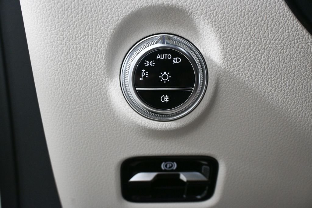 New 2026 Polar White Mercedes-Benz CLE 450 image 9