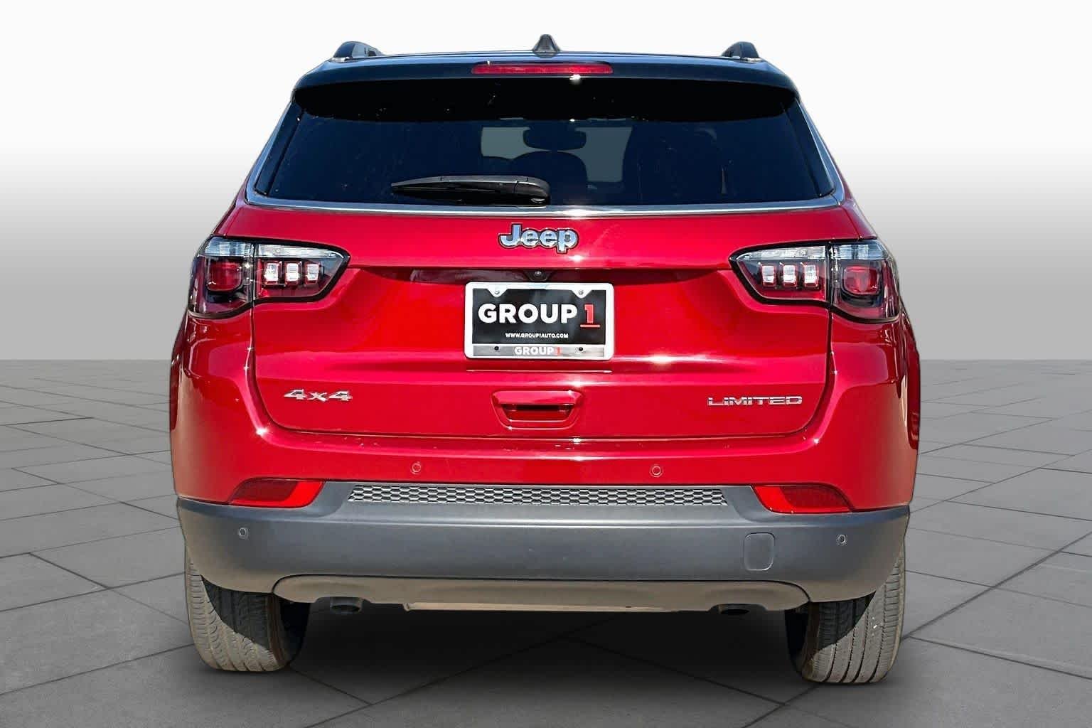 Used 2025 Red Hot Pearlcoat Jeep Limited image 5