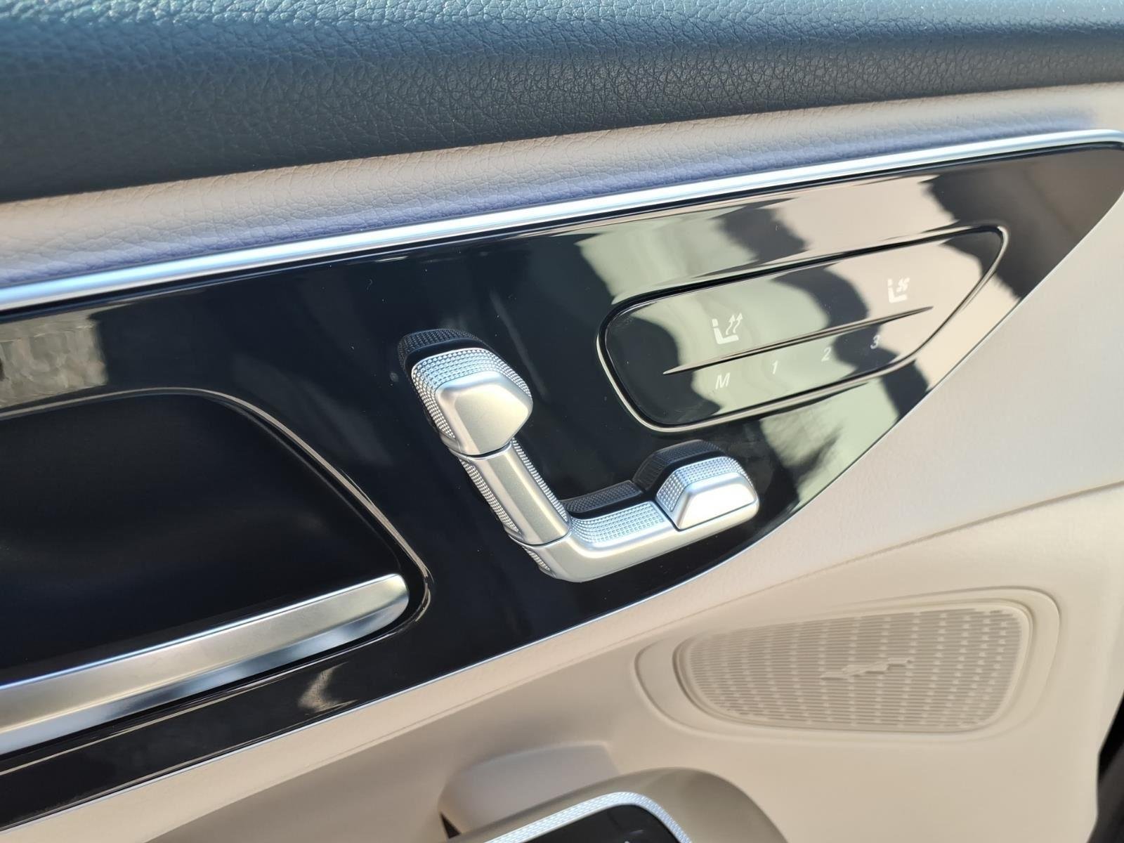 New 2026 BLACK Mercedes-Benz GLC 300 image 20