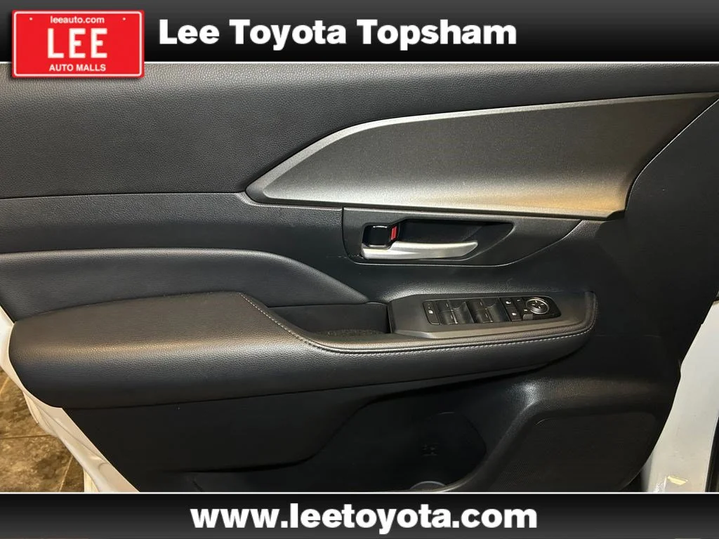 Used 2024 Pearl Toyota XLE image 23