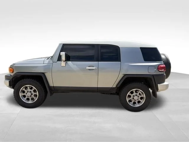 Used 2011 Silver Toyota Base image 7