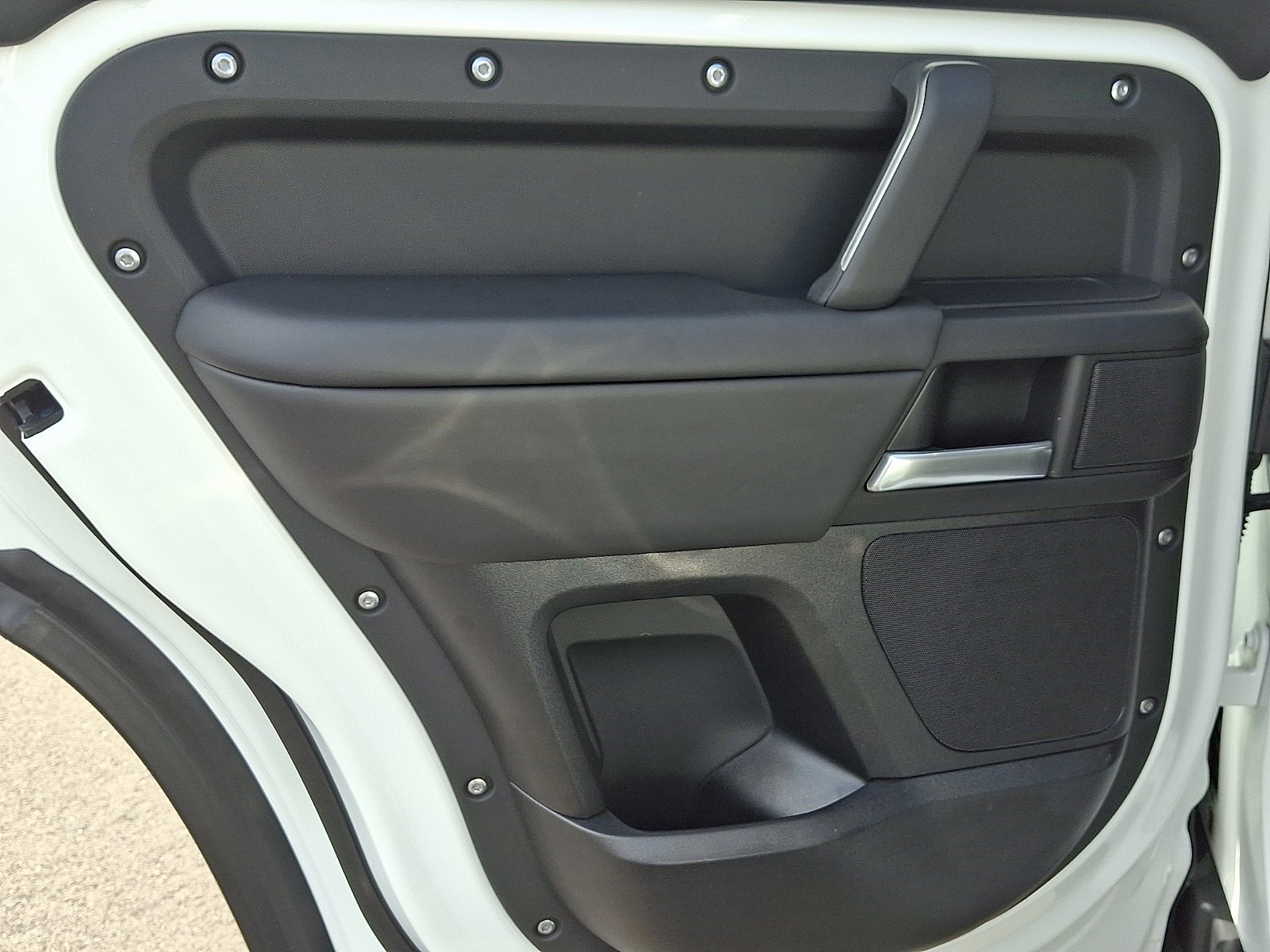 Used 2025 Fuji White   1Aa Land Rover S image 18
