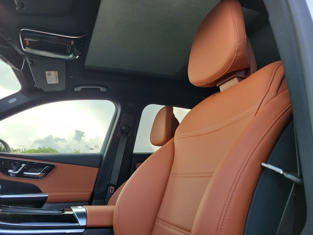 New 2027 Polar White Mercedes-Benz GLC 300 image 20