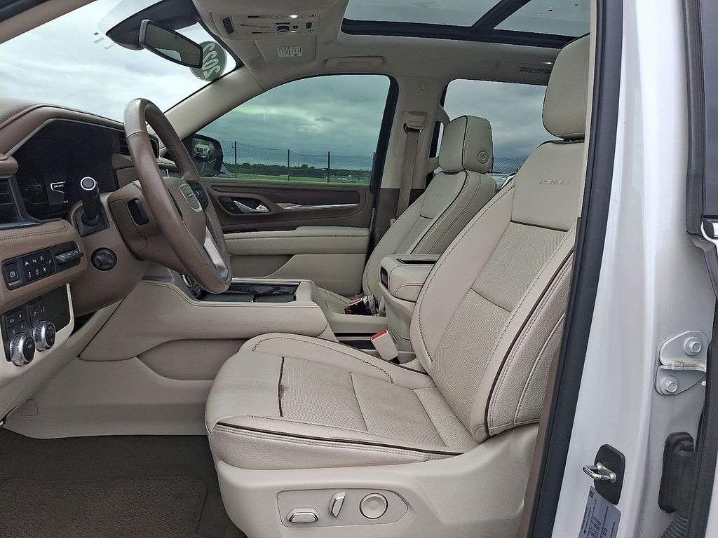 Used 2022 White GMC Denali image 14