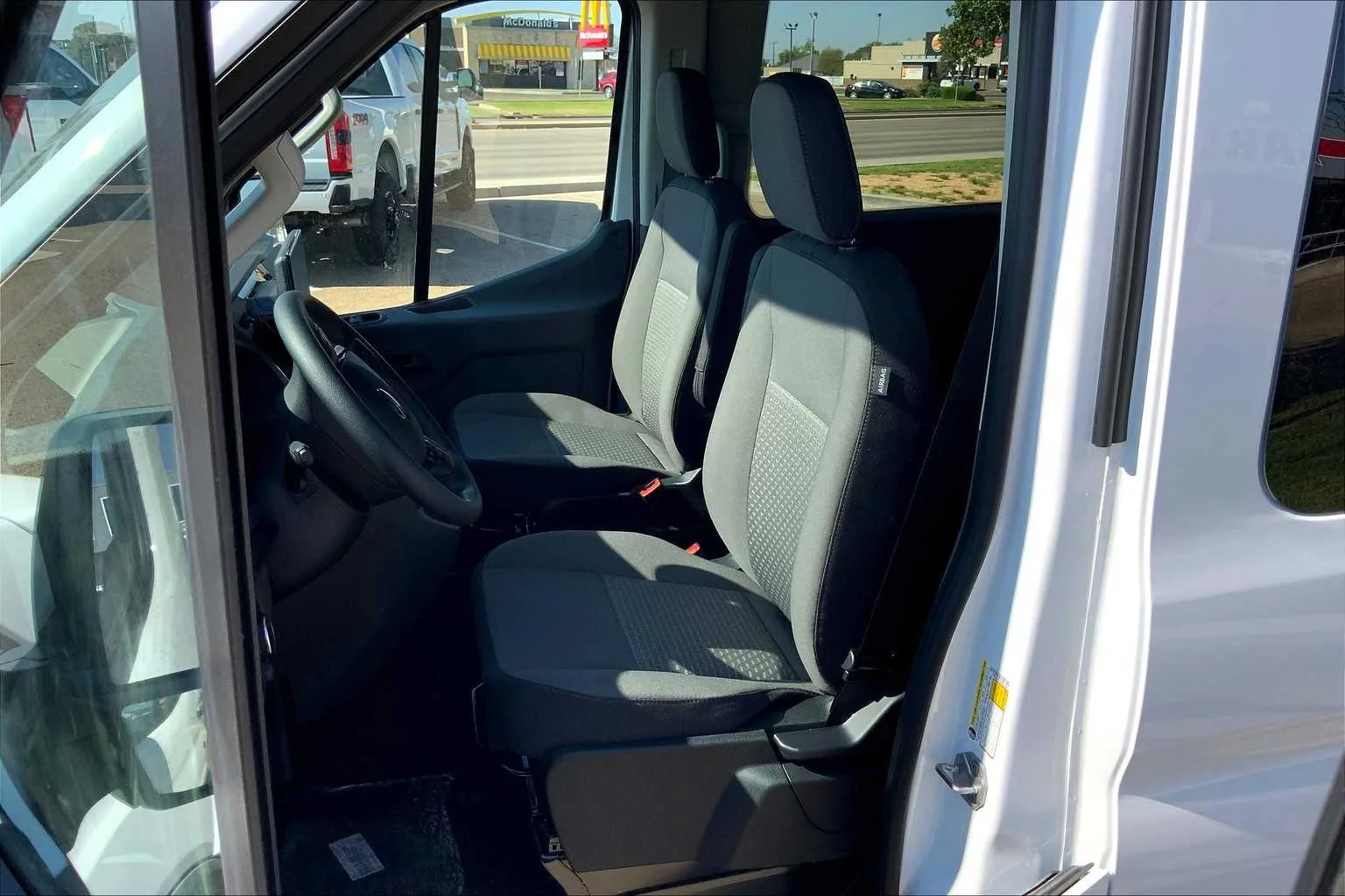 2025 Ford Transit Passenger Van XLT - Photo 9