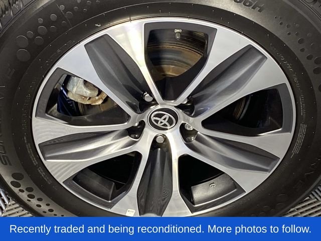 Used 2025 Beige Toyota XLE image 31