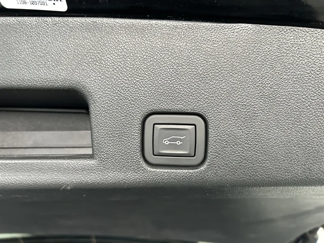 Used 2025 BLACK GMC FWD Elevation image 8
