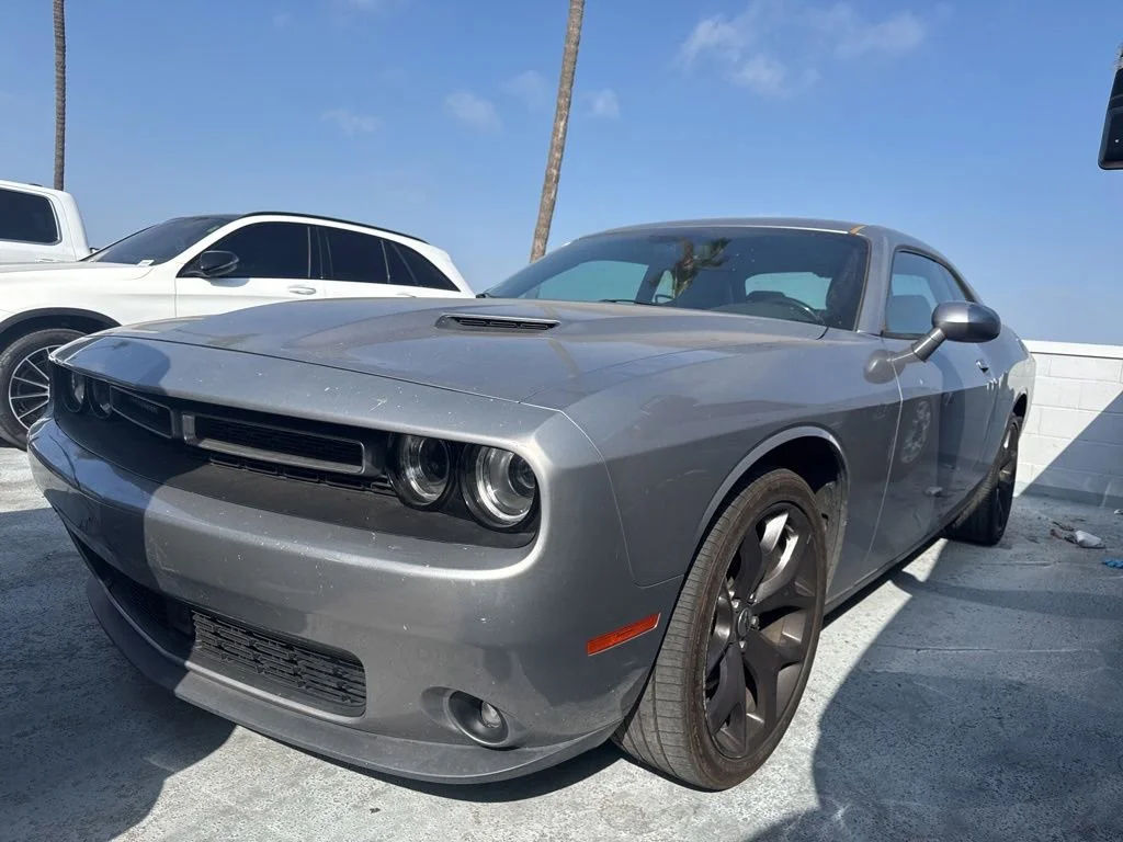 2018 Dodge Challenger SXT Plus's photo