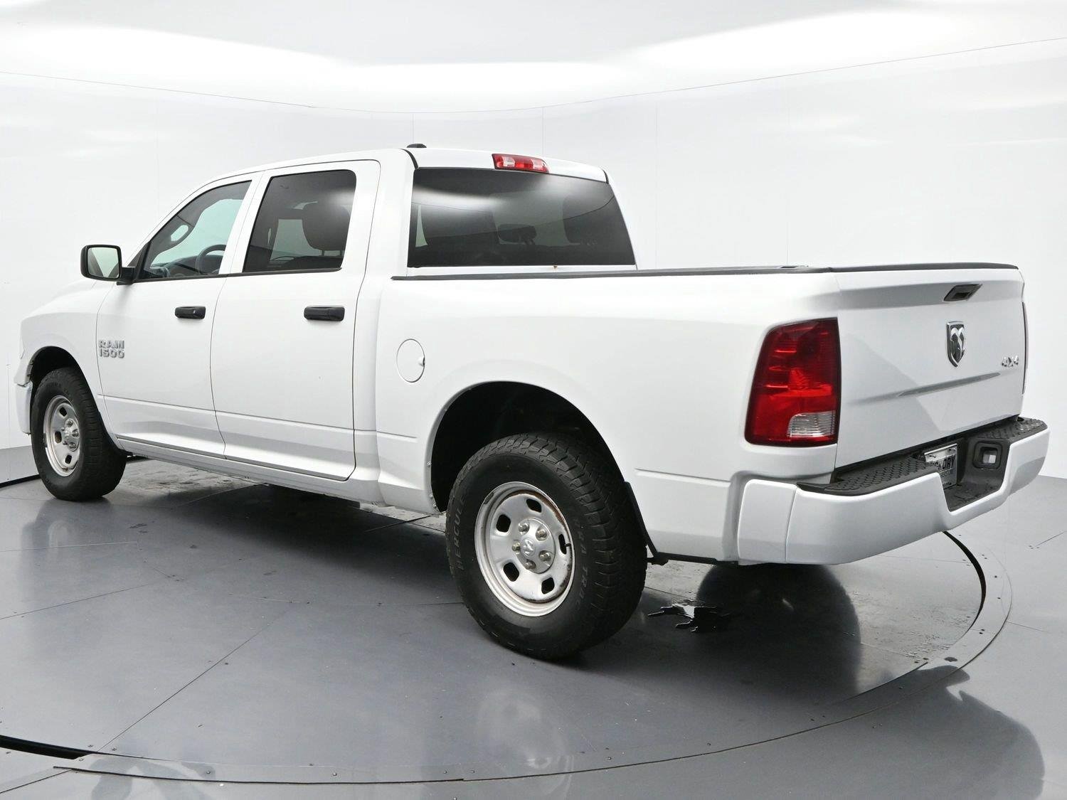 Used 2015 Bright White Clearcoat Ram Tradesman image 5