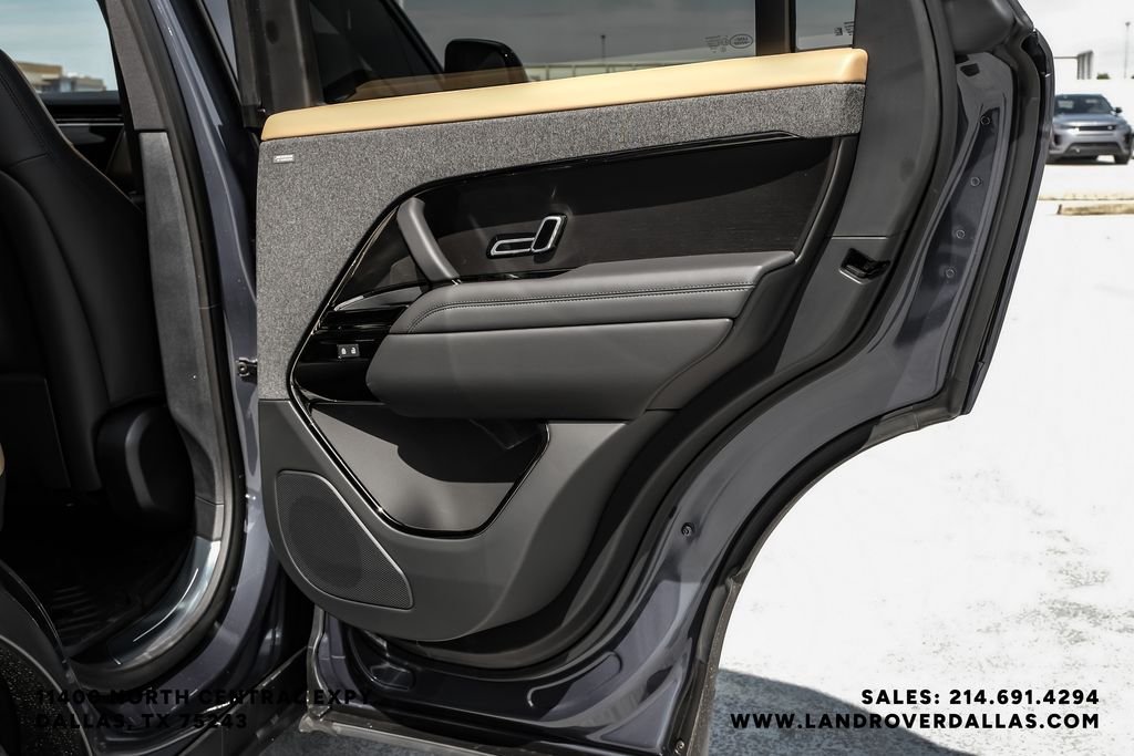 New 2026 Varesine Blue Metallic Land Rover Dynamic SE image 40